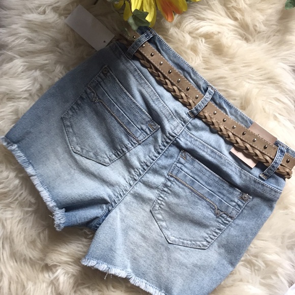 Shorts - Picture 5 of 10